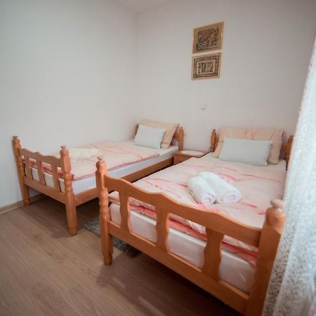 Appartement Apartman Lucija à Livno Extérieur photo