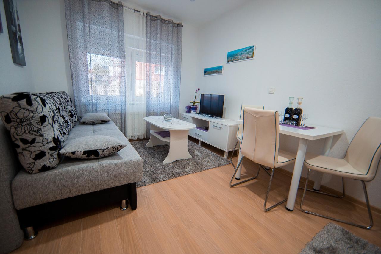 Appartement Apartman Lucija à Livno Extérieur photo