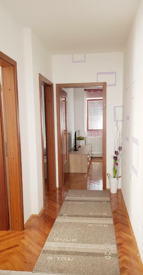 Appartement Apartman Lucija à Livno Extérieur photo